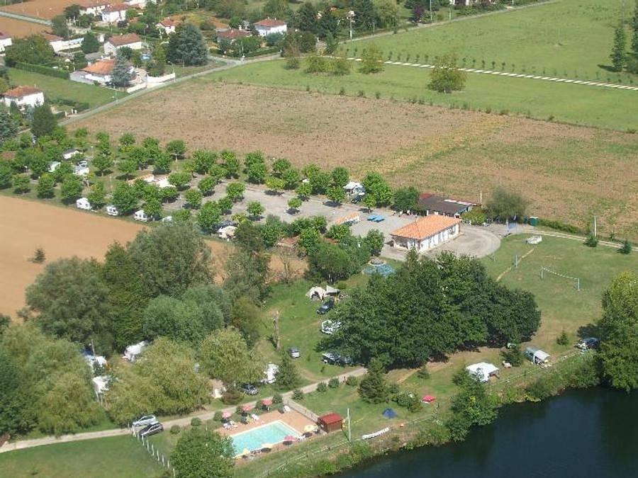 Camping Les Catalpas - Bungalow de lona 4 personas - B 15 Bungalow de lona de 2 dormitorios (sin baños) in Fumel, Quercy