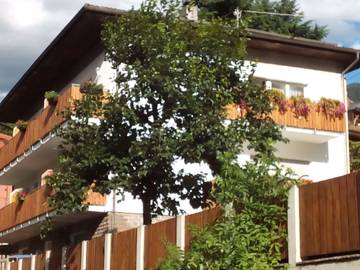 Ferienwohnung für 2 Personen, mit Pool und Garten in Meran