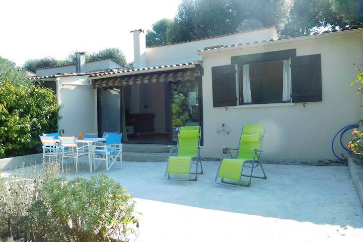 Entzückendes provenzalisches Haus in sicherer Luxusdomäne mit Swimmingpool in Grasse, Mittelmeerküste (Frankreich)