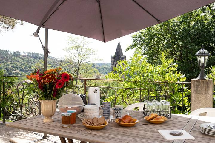 Ferienhaus für 6 Personen, mit Balkon und Terrasse sowie Garten in Gravières