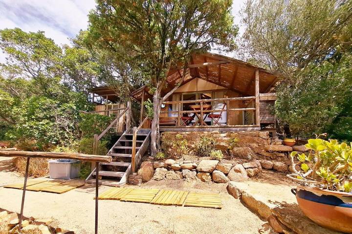 Bungalow per 2 persone, con Terrazza e Giardino nonché Panorama ad Olbia
