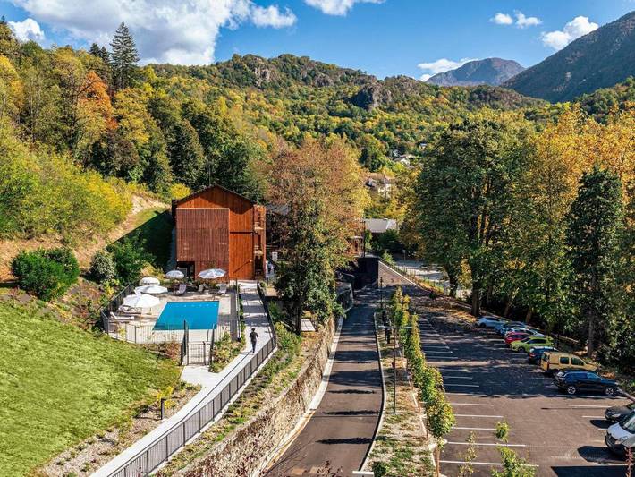 Hôtel pour 4 personnes, avec jardin et sauna ainsi que jacuzzi et piscine, animaux acceptés