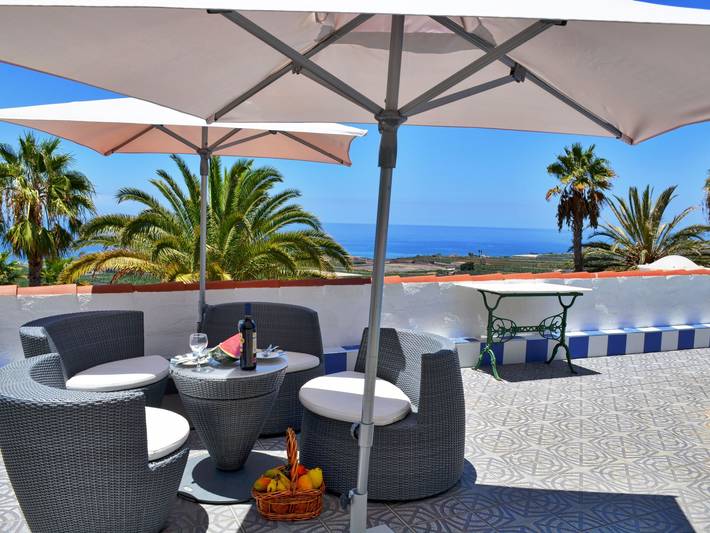 Casa rural para 22 personas, con Terraza además de Jardín y Piscina en Guía de Isora