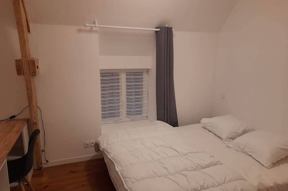 Country in the city for this detached house renovated in 2021. in Vannes, Côte des Mégalithes