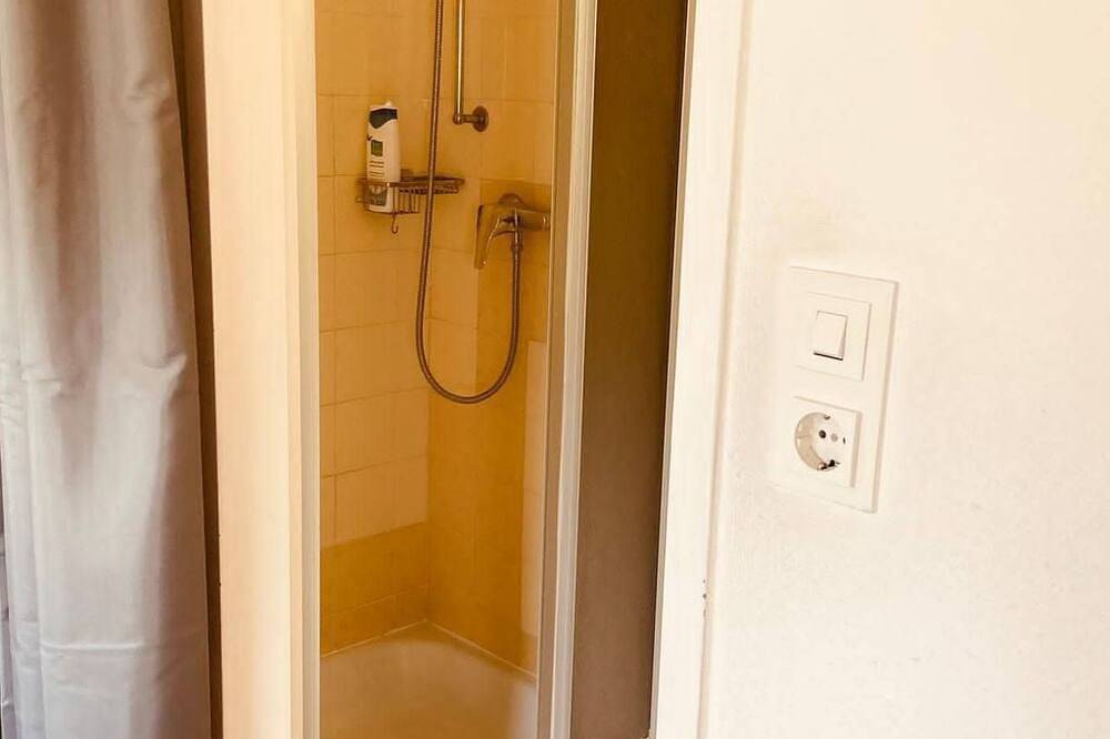 Ganze Wohnung, Studio in zentraler Lage - nur wenige Minuten zum See und Stadt in Salzkammergut-Berge, Gmunden