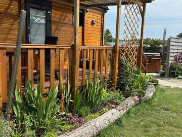 Chalet für 6 Personen, mit Sauna und Whirlpool sowie Garten im Stettiner Haff