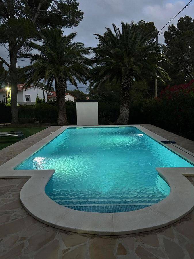 Location de vacances pour 4 personnes, avec vue ainsi que piscine et jardin dans les Planes del Rei - 2