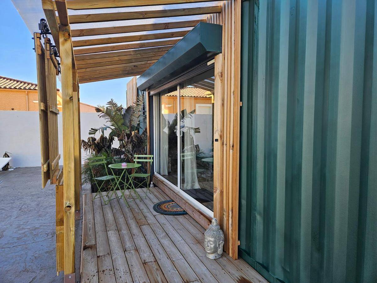 Appartement entier, Studio Conteneur in Cruscades, Côte méditerranéenne (France)