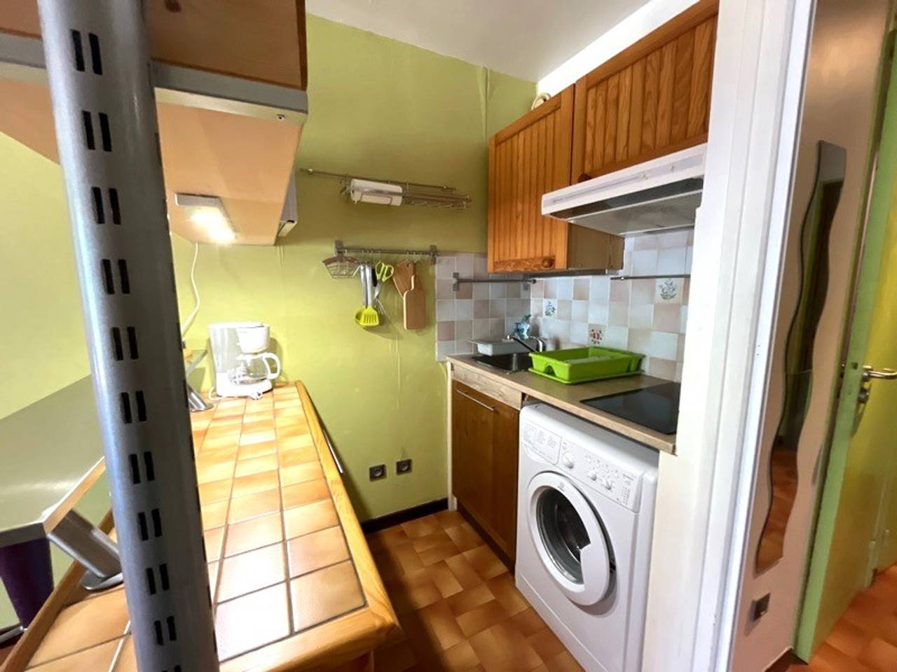 Entire apartment, Charming Studio Cabine with Terrace, 300m from Beach, Parking Included, Sète in Sete, Mediterranean Coast (France)