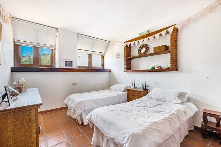 Spacious 3 Bedroom Townhome with Stunning Mountain Views in Benahavis Village in Val de Guadalmina, Benahavís
