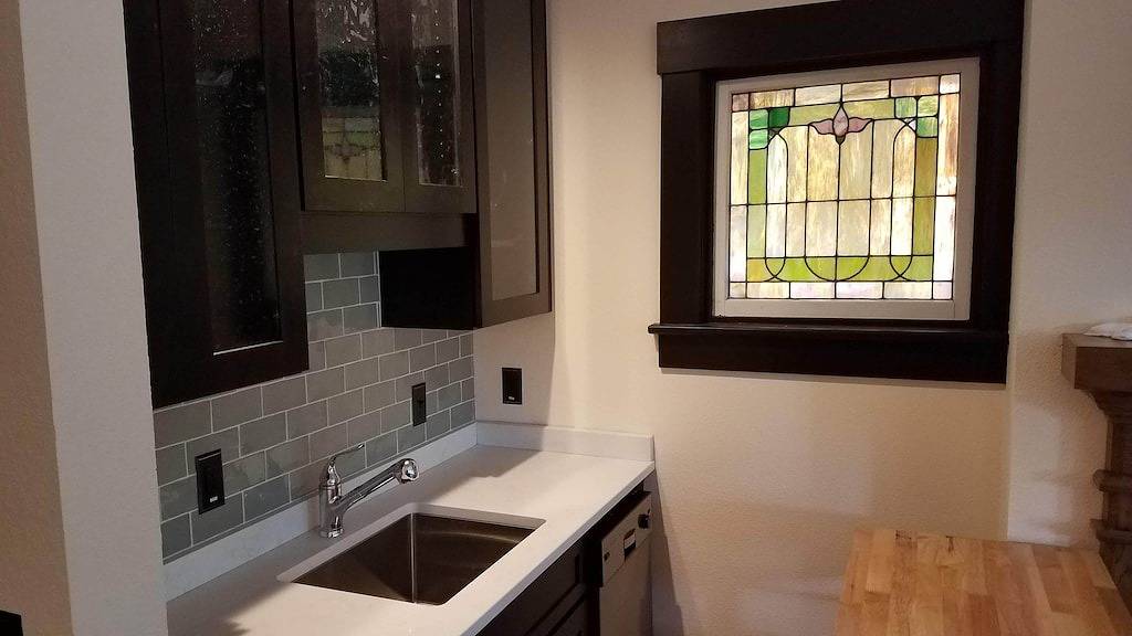 Cottage mit Blick auf den Wasserfall - in der Nähe des Grove Park Inn in Blue Ridge Parkway, Asheville