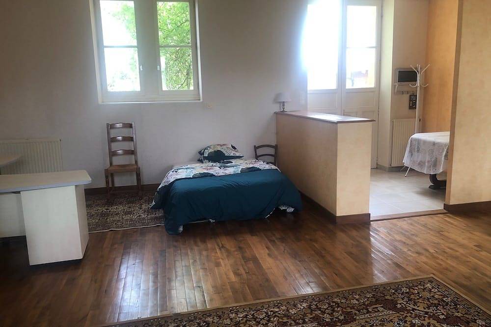 Beautiful house in a former school in Chanzeaux, Vallée de la Loire