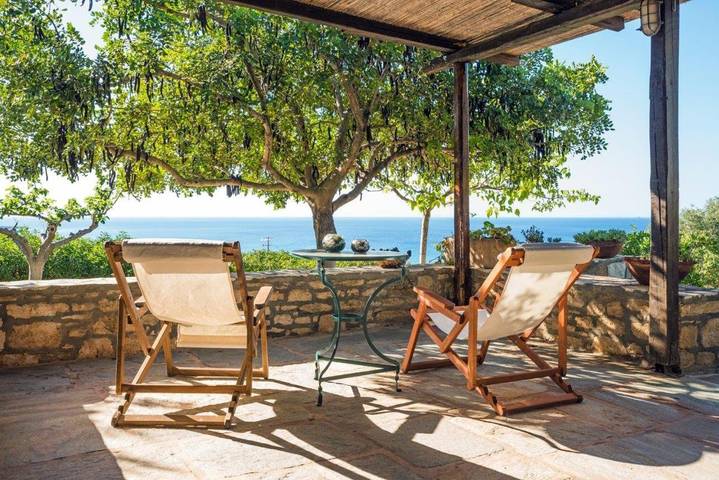Vakantiehuis voor 2 personen, with Balkon and Terras as well as Tuin and Uitzicht op Kythira