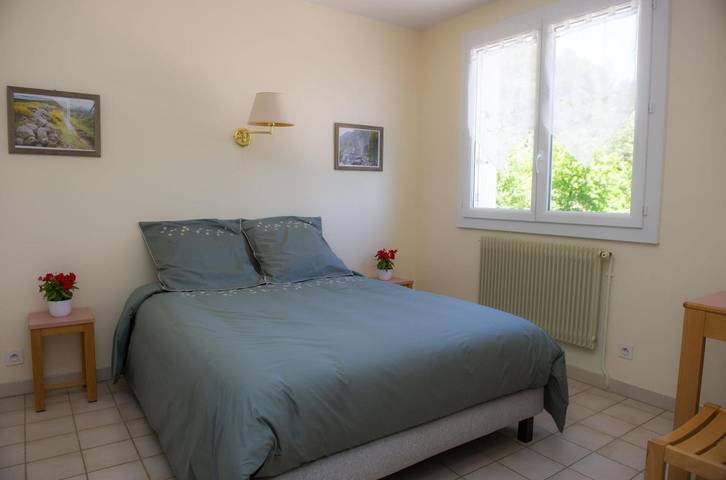 Location de vacances pour 2 personnes, avec piscine ainsi que jardin et terrasse, animaux acceptés à Chamborigaud - 3