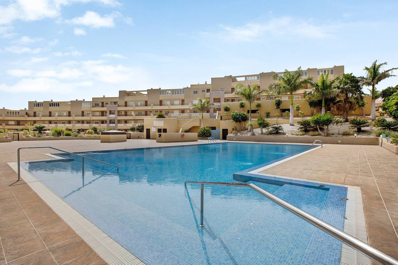 Appartement entier, Appartement de vacances 'La Perla E35 By Médano Rentals' avec piscine, balcon et Wi-Fi in Playa el Médano, Granadilla de Abona