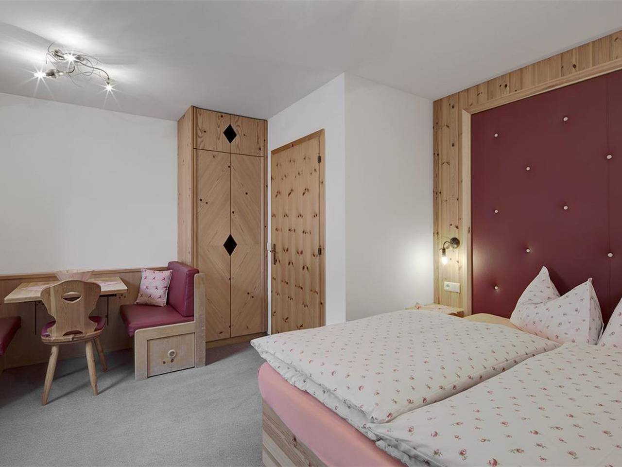 Ganze Ferienwohnung, Residence Dolomieu - Wohnung für 2 Personen in San Cassiano, Abtei