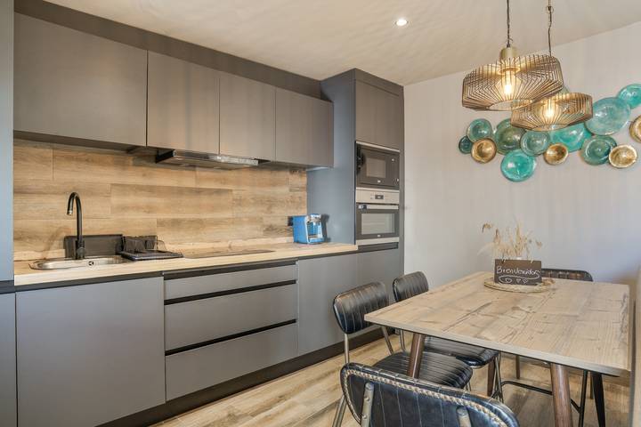 Apartamento entero, Apartamento 'Alvarado Loft' con vistas a la montaña, Wi-Fi y aire acondicionado in Ubrique, Pueblos Blancos