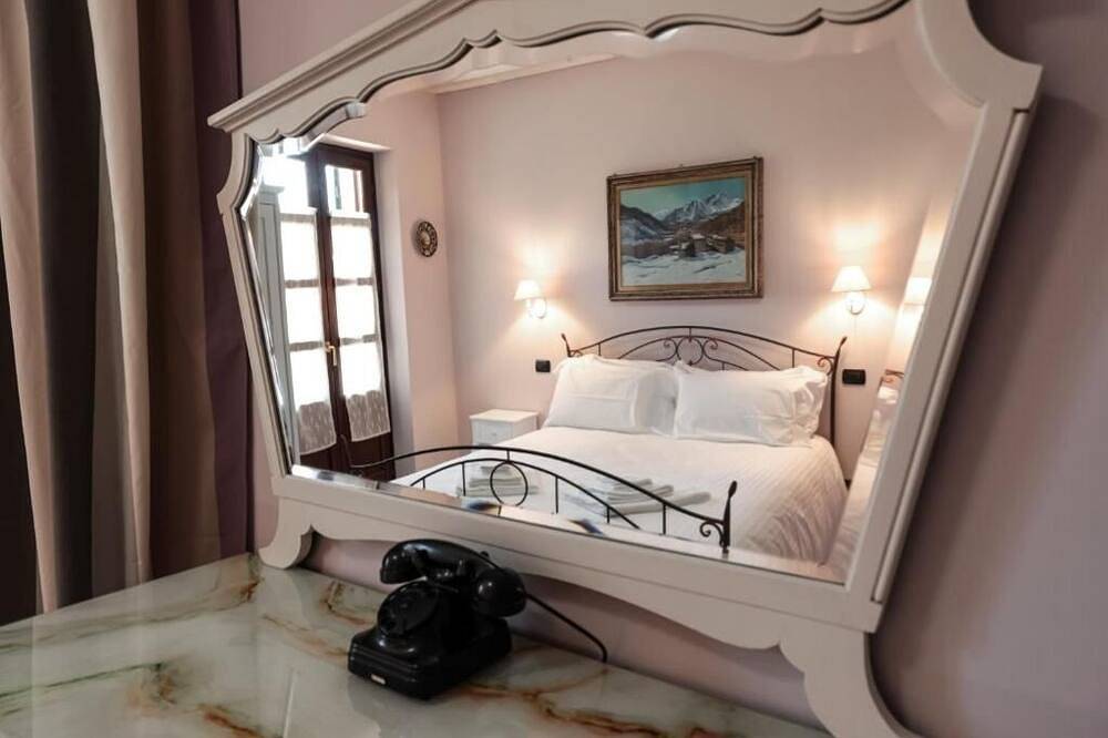 La Cantinella Country House La Morra: Barbera Room in La Morra, Langhe