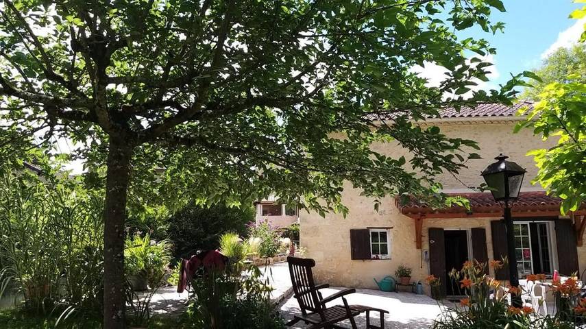 Chambre d’hôte pour 2 personnes, avec vue et terrasse dans Boulazac Isle Manoire