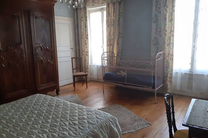 Location de vacances pour 13 personnes, avec jardin, animaux acceptés à Charlieu - 4