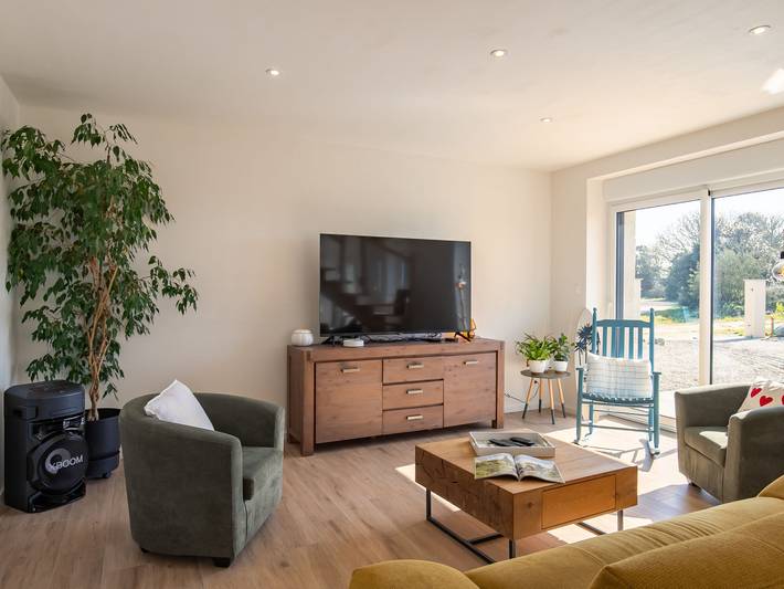 Location de vacances pour 6 personnes, avec terrasse ainsi que piscine et jardin à Kerlouan - 2