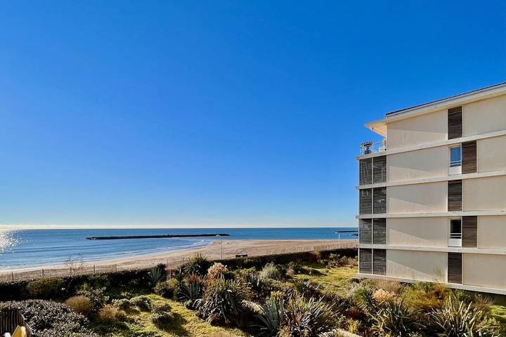 Gîte pour 4 personnes, avec Balcon ainsi que Terrasse et Vue dans Plage Saint Pierre Rive Droite Palavas Les Flots