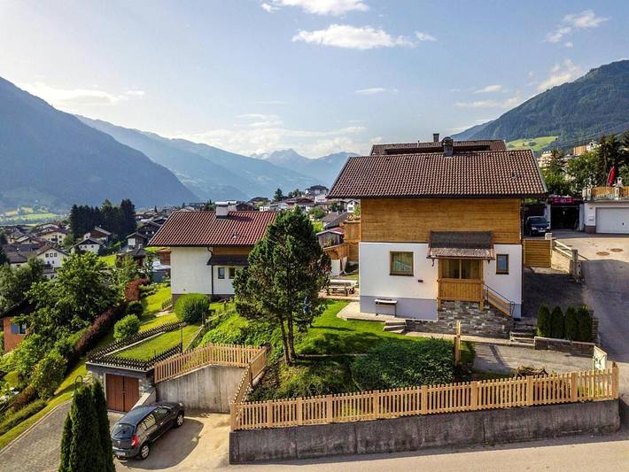 Ferienhaus für 8 Personen, mit Garten und Sauna sowie Balkon