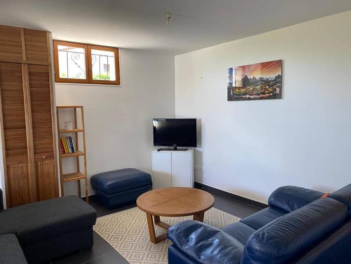 Appartement de vacances pour 4 personnes, avec piscine ainsi que vue et jardin