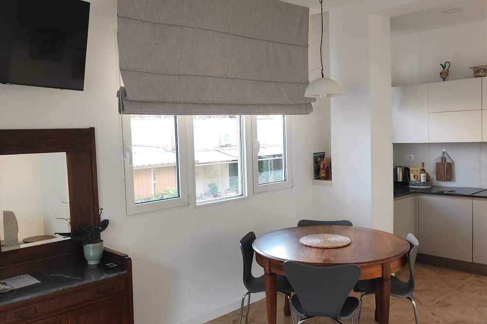 Entire apartment, Super comfortable apartment for couples or families, St. John. in Rome, Rome Province