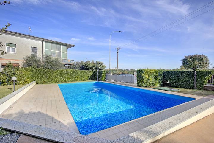 Ferienwohnung für 3 Personen, mit Terrasse und Pool, kinderfreundlich