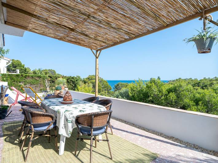 Location de vacances pour 6 personnes, avec vue sur l’océan ainsi que jardin et terrasse dans Les Tres Cales - 2