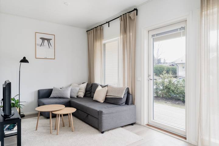 Modern 3Br House with Sauna & Parking | Near Airport in Uusimaa