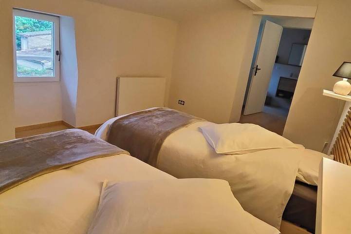 Location de vacances pour 2 personnes, avec piscine à Pompignan - 4