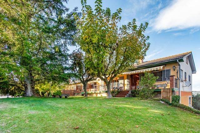 Chalet para 4 personas, con jardín además de vistas y piscina en Provincia de Barcelona - 4
