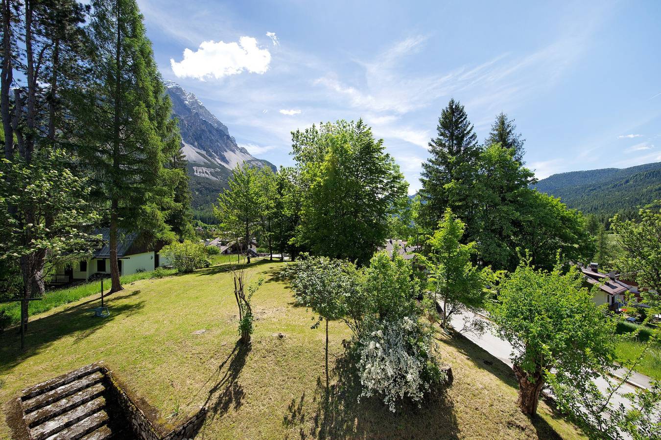 Ganze Wohnung, Ferienwohnung 'Appartamento Serdes Big C2' mit Bergblick und Balkon in San Vito di Cadore, Dolomiti Superski