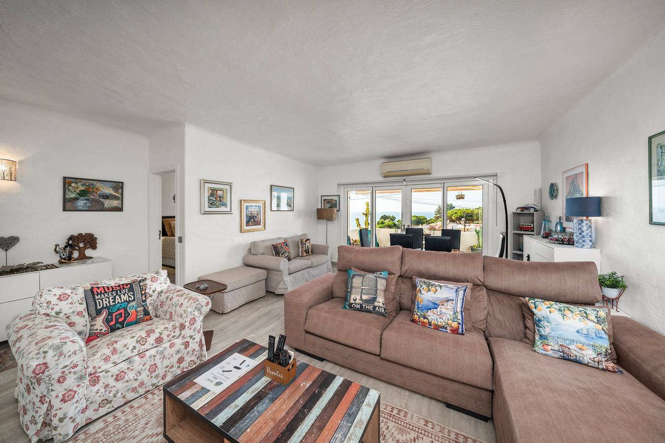 Appartement 'Gudrun' avec vue sur la mer, Wi-Fi et climatisation in Carvoeiro, Lagoa