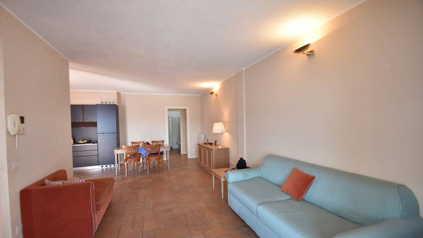 Location de vacances pour 4 personnes, avec piscine et jardin à Commune de Oggebbio