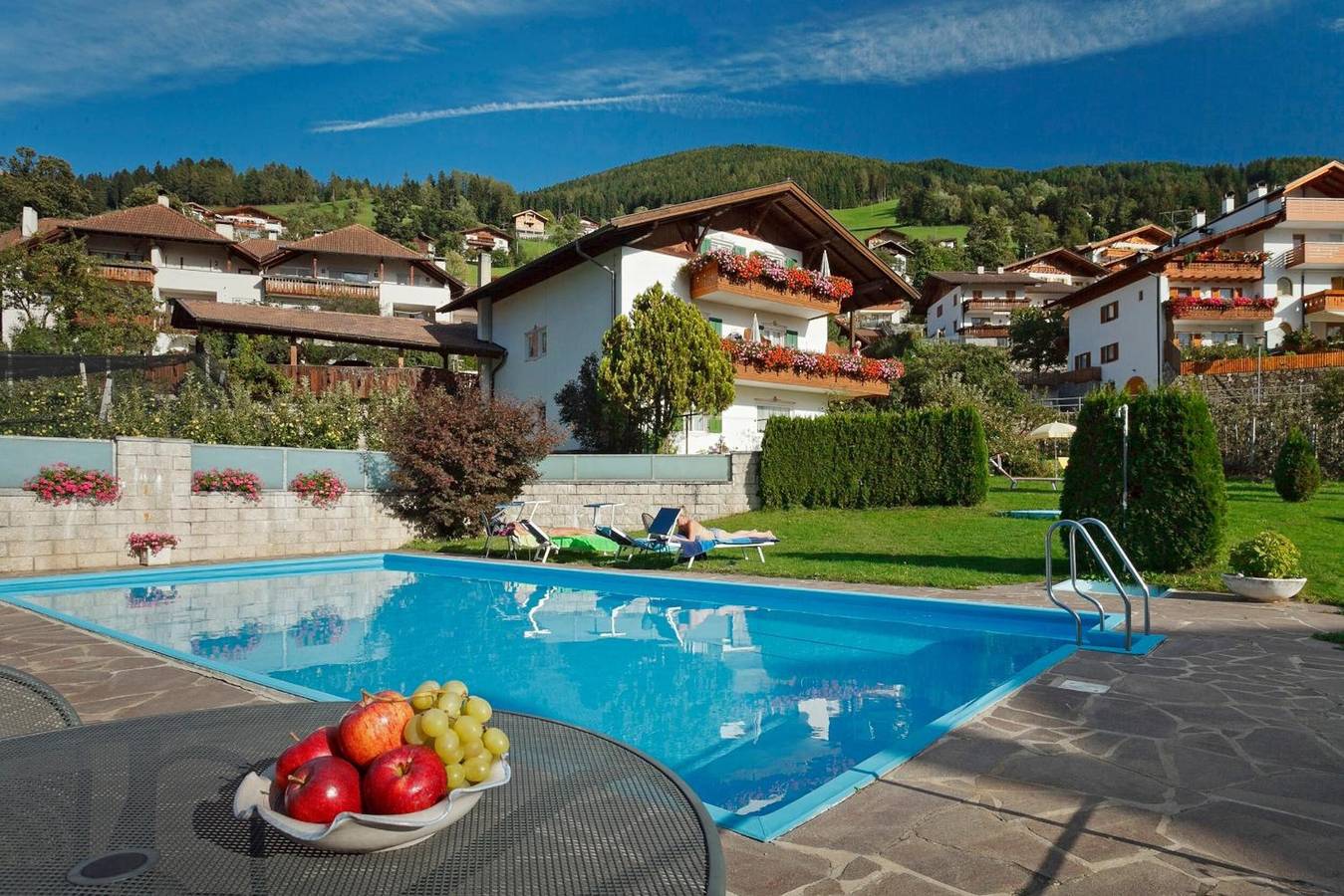 Ganze Wohnung, Apartment 'Haus Bernhard B' mit Bergblick, Gemeinschaftspool und Wlan in Verdins, Schenna