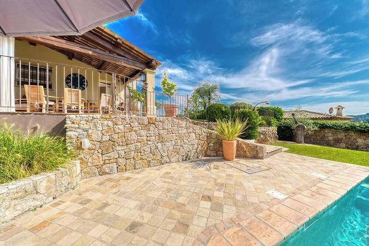 Villa pour 8 personnes, avec jacuzzi et jardin ainsi que sauna et terrasse à Valbonne - 4