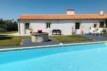 Gîte pour 5 personnes, avec terrasse et jardin à Marans