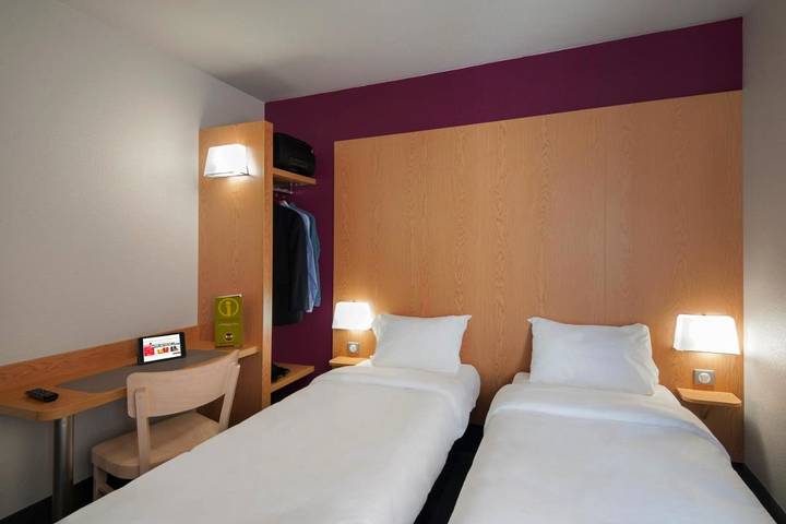 Hôtel pour 2 personnes, avec terrasse à Caluire-et-Cuire - 2