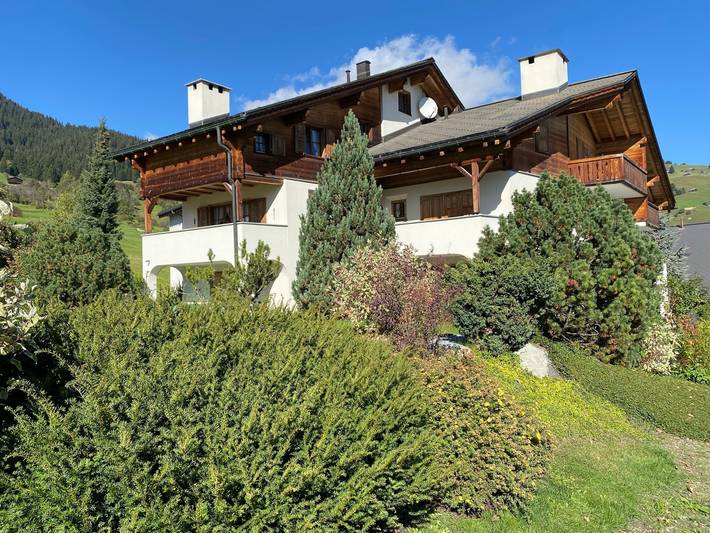 Ferienwohnung für 5 Personen, mit Balkon und Terrasse sowie Garten in Brigels