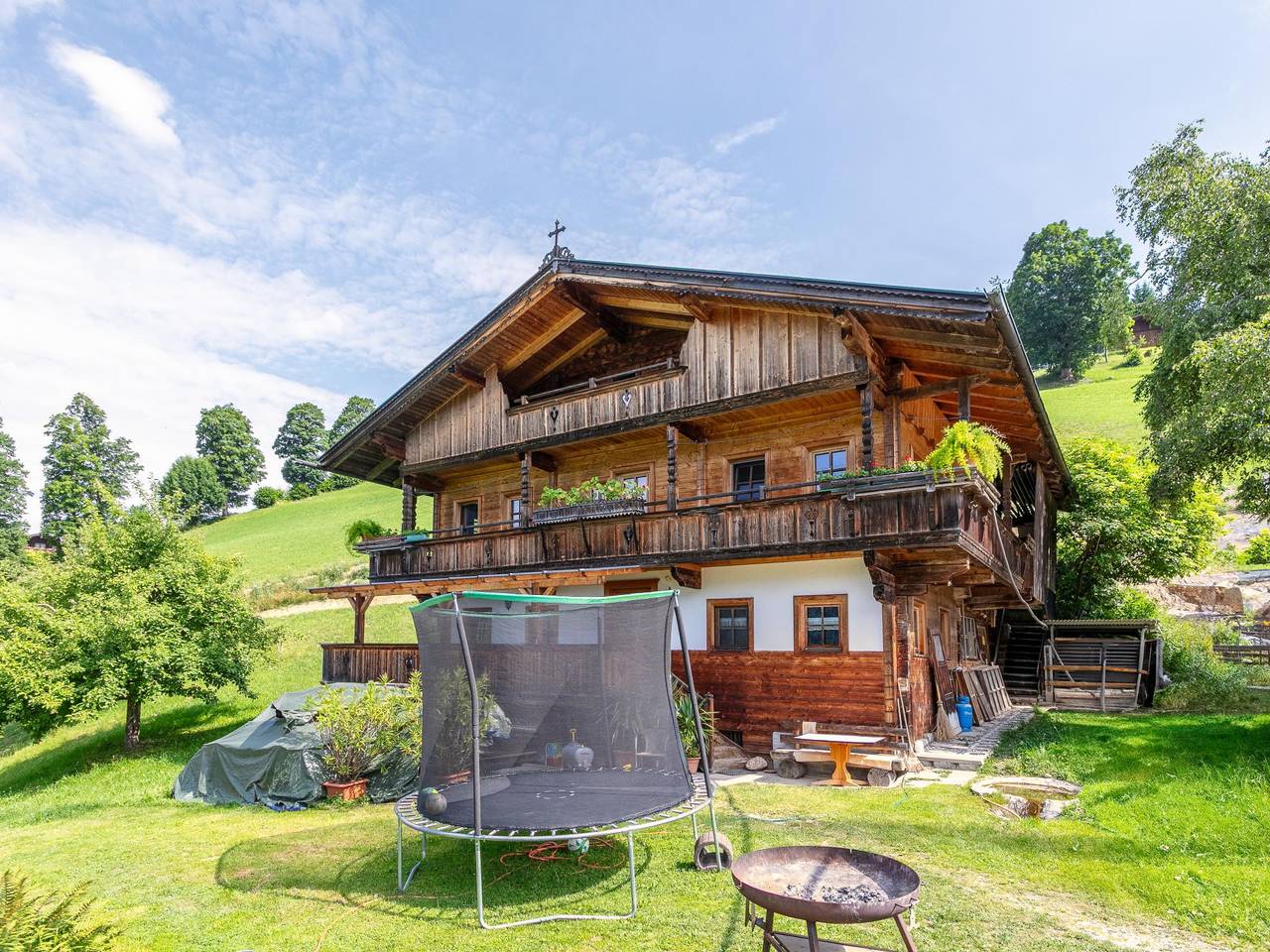 Ganze Wohnung, Urige Ferienwohnung in Panoramalage mit Garten in Hopfgarten im Brixental, Kaisergebirge
