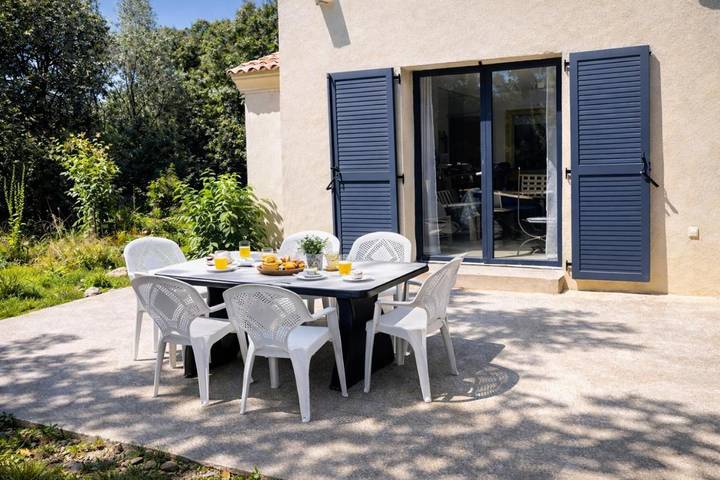 Location de vacances pour 7 personnes, avec jardin et vue, animaux acceptés à Zilia - 2