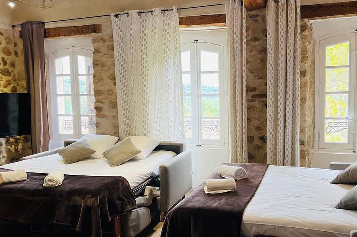 Entire apartment, Papillon - Large 90m² apartment in the magnificent village of Seillans in Seillans, Draguignan region