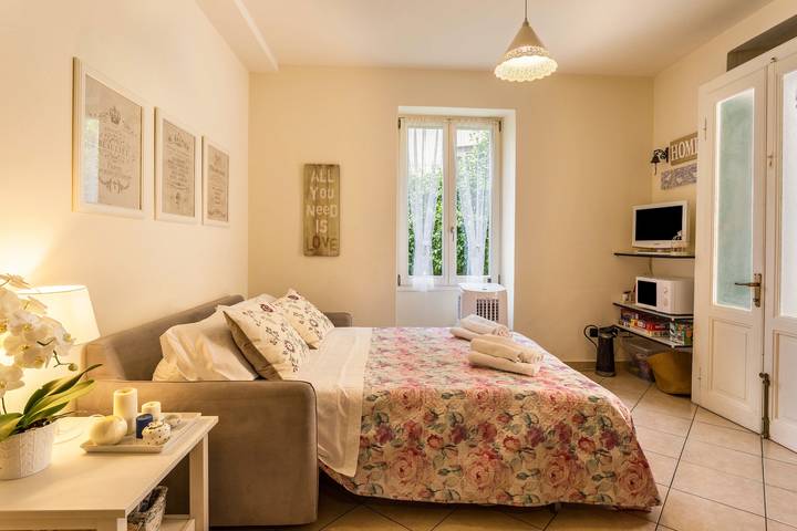 Casa vacanze "Il Nido" con vista sulle montagne, Wi-Fi, A/C e giardino in Brunate, Lago di Como