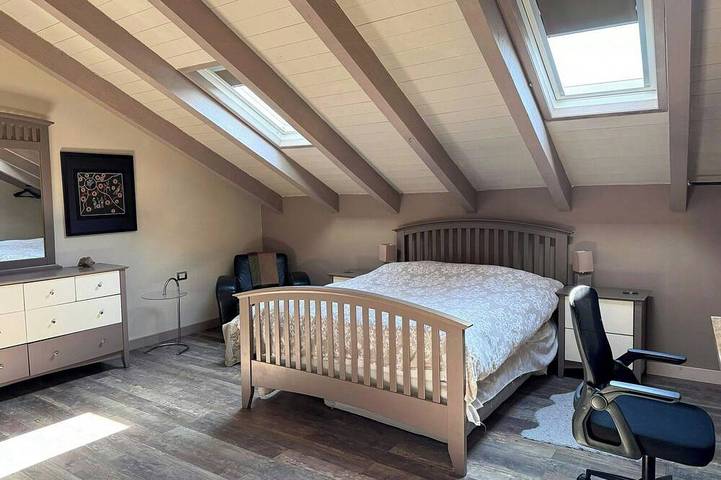Appartement entier, Loft surélevé avec vue sur la vallée à Acqui Terme in Acqui Terme, Province d'Alexandrie