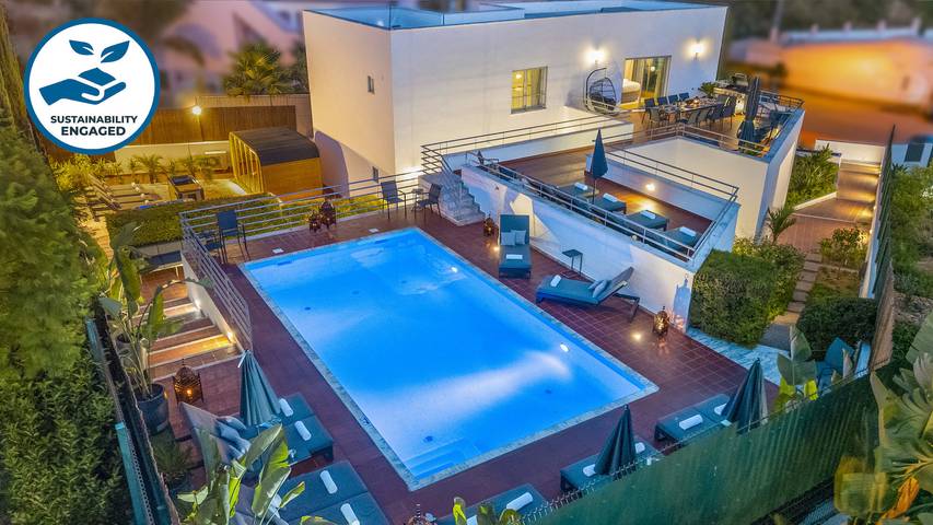 Villa für 36 Personen, mit Terrasse und Whirlpool sowie Garten und Sauna - 1