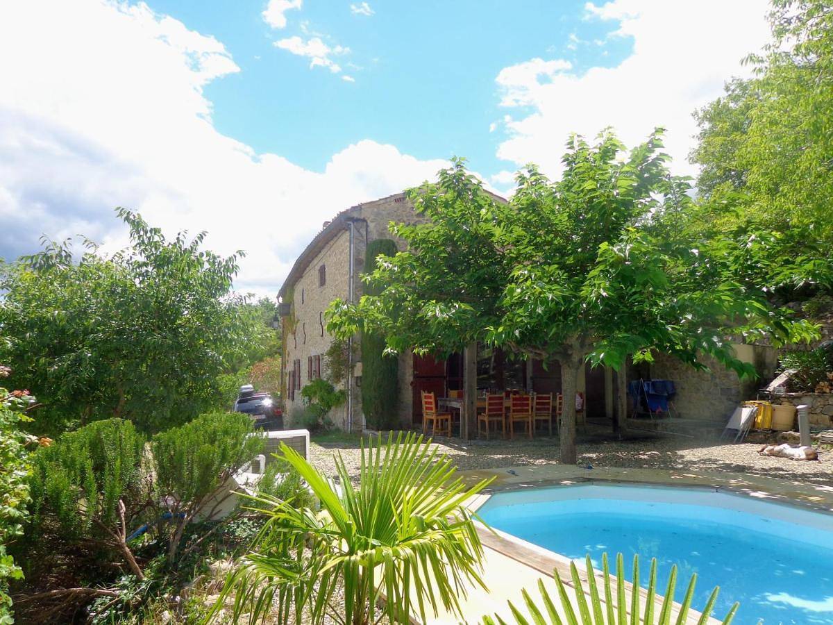 Maison 6p, 3ch, piscine chauffée, rivière, randonnée, proche Vallon Pt d'Arc in Rochecolombe, Ardèche
