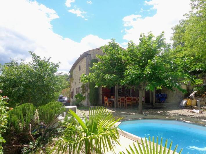 Location de vacances pour 6 personnes, avec piscine ainsi que jardin et vue à Rochecolombe - 4